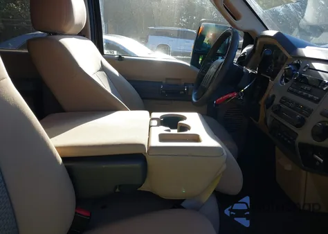 2013 Ford F-250 Xlt из США, поврежденный, VIN 1FT7W2B69DEA79025